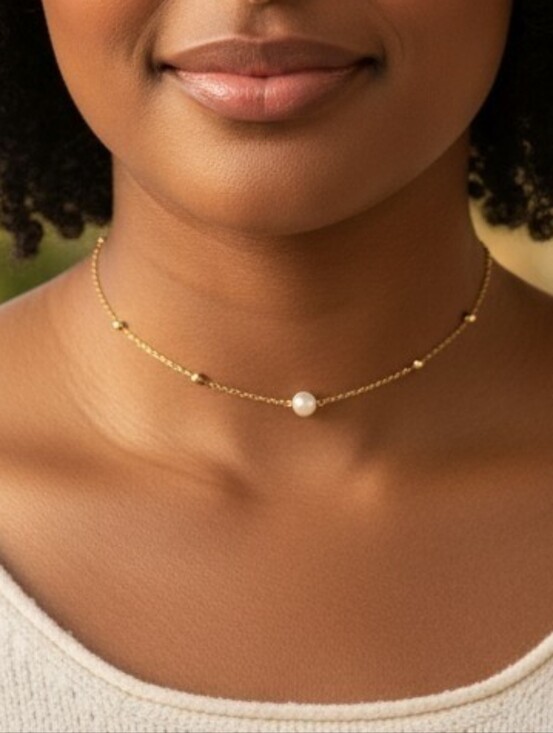Jewelry - Goldtone Necklace Faux Pearl Accent